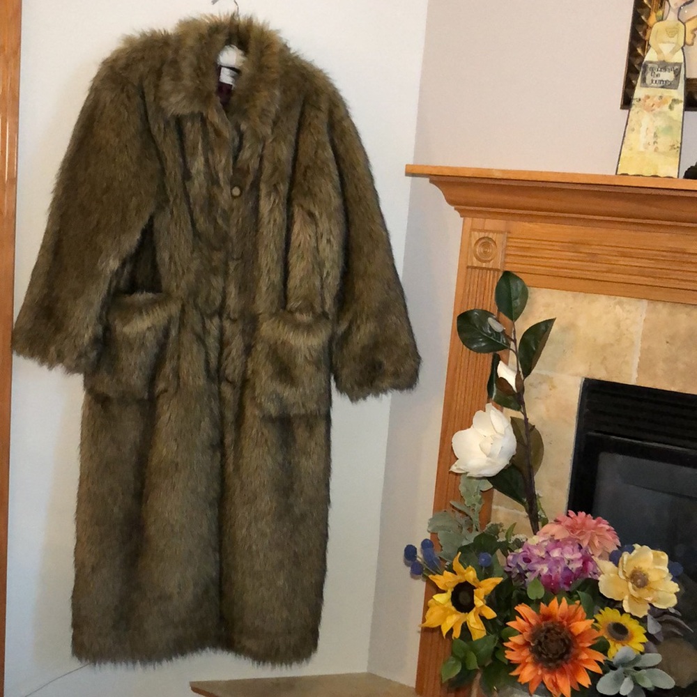 🧥✨ Tasha Polizzi FAUX Fur Long Coat